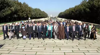 Türkmen Alevi Bektaşi Vakfı Üyeleri Anıtkabir'i Ziyaret Etti