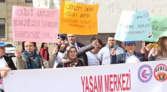 Dünya Otizm Farkındalık Günü'nde Eskişehir'de Yürüyüş Etkinliği