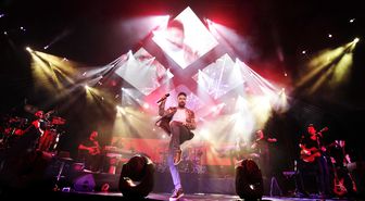 Megastar Frankfurt'u Salladı