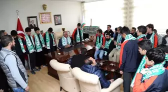 Futbolcular, Başkan Barakazi'yle Bir Araya Geldi
