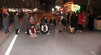 3 Gün Önce Küçük Kız Ölmüştü, Tekrar Kaza Olunca Halk Caddeyi Kapattı