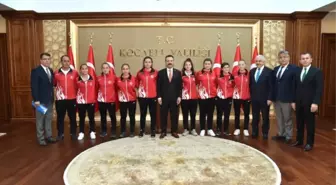 Dünya 2.'si Gölcüklü Kızlar Ödüllendirildi