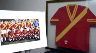 Galatasaray'ın 62 Yıllık Dinamo Bükreş Zaferinin Forması Ordu'dan Çıktı