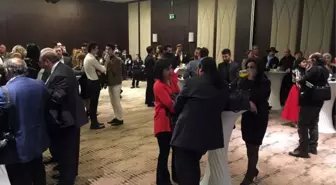 Ünlü Dj Berna Öztürk'e Galada Takıntılı Hayranından Saldırı