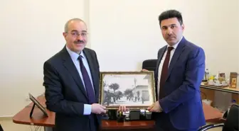 Rektör Karacoşkun Öğretim Üyeliğine Atanan Akademisyenlerine Kutlama