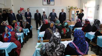 Vali Gül'den Okuma Yazma Kurslarına Ziyaret