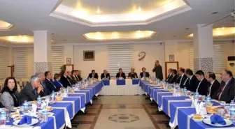 Vali Yardımcısı Kahveci'ye Veda Yemeği