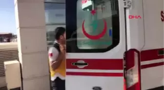 Adıyaman-Lastiği Patlayan Otomobil Tarlaya Devrildi 5 Yaralı