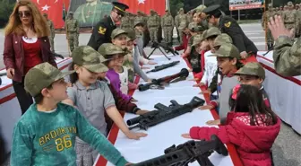Kısa Dönem Askerlerle Birlikte Minik Öğrenciler de Yemin Etti