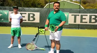 Bülent Serttaş'tan Tenis Dersi