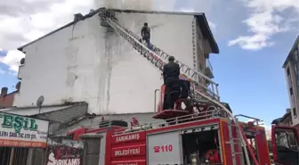 Çatıda Çıkan Yangın Korkuya Neden Oldu