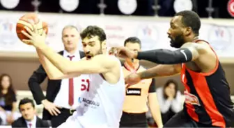 Gaziantep Basketbol - Muratbey Uşak: 68 - 65