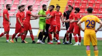 Mersin İy Kalecisi, 4. Gol Sonrası Sahayı Terk Etti