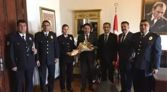 Ayvalık'ta Polisten Kaymakam Görgülüaslan'a Anlamlı Ziyaret