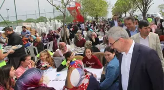 Başkan Yaralı Paşaköy'de Hayır Yemeğine Katıldı