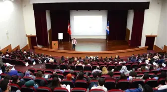 Meü'de 'Sözlü Çeviri Konferansı' Düzenlendi