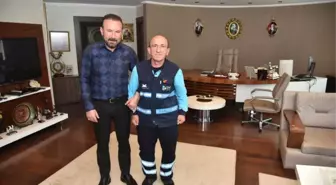 Başkan Doğan'dan Çalışkan İşçiye Altın