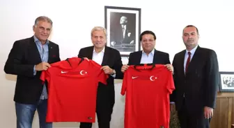 İran Futbol Federasyonu'ndan Tff'ye Ziyaret