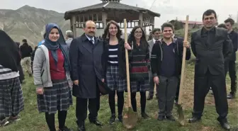 Bitlis'te Fidan Dikimi