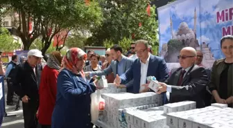 Şehzadeler'den Kandil Simidi ve Süt İkramı