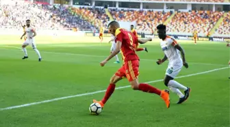 Spor Toto Süper Lig: Evkur Yeni Malatyaspor: 0 - Aytemiz Alanyaspor: 0 (İlk Yarı)