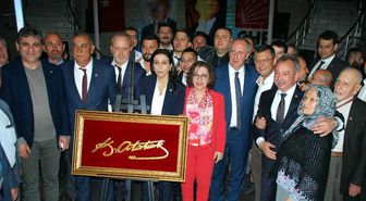 CHP'liler Manisa'da Dayanışma Yemeğinde Buluştu