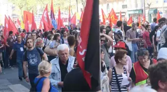 Fransa'da Hükümetin Politikalarını Protesto İçin On Binlerce Kişi Sokaklara Döküldü