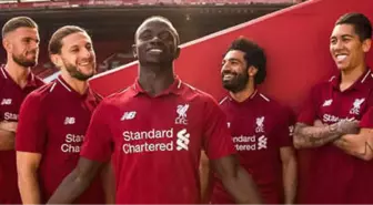 Liverpool Yeni Sezon Formasını Tanıttı