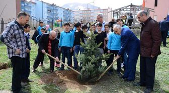 Palandöken Belediyesi Öğrencilerle Fidan Dikti