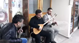 Sanatçılara Müzik Ziyafeti