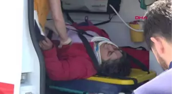 Kocaeli Önce Otomobile Sonra Bariyerlere Çarptı 3 Yaralı-Hd