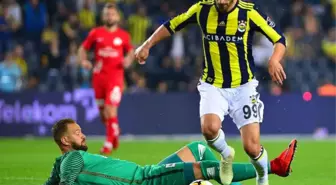 Spor Toto Süper Lig: Fenerbahçe: 2 - Antalyaspor: 1 (İlk Yarı)