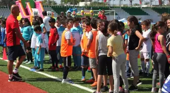 İsmail Altındağ Çocuk Futbol Festivali Renkli Görüntülerle Başladı