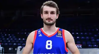 Anadolu Efes'te Birkan Batuk Sakatlandı