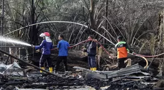 Endonezya'da Petrol Kuyusunda Yangın: 21 Ölü