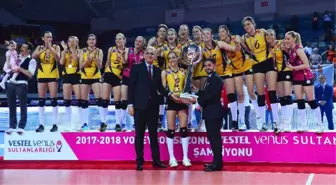 Şampiyon Vakıfbank, Kupasına Kavuştu