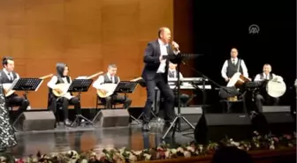 Sümer Ezgü Bursa'da Konser Verdi