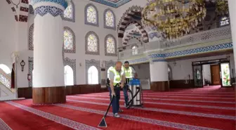 Kartepe'de Ramazan Hazırlıkları Camilerde Başladı