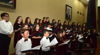 Büyükşehir Çocuk Korosu'ndan Neşeli Konser