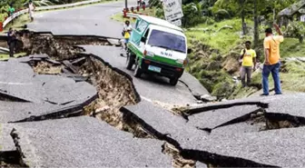 Dünya Beşik Gibi Sallanıyor! Tayvan, Pasifik ve İran'da Art Arda Deprem Oldu