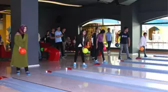 İşitme Engelliler Bowling Oynadı