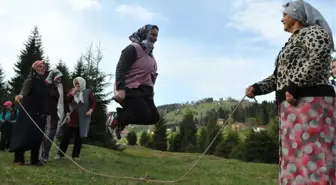 Karadeniz Kadını İşini de Yapar Sporunu Da