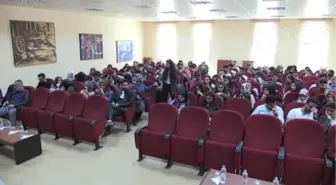 Malatya'da 'Üniversite Buluşmaları' Konferansı - Başbakanlık Kamu Diplomasisi Koordinatörü Öztürk