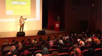 Ahlat'ta 'Bilinçli Aile, Duyarlı Gençlik' Konferansı