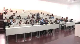 Ailecek Bir Arada Kitap Okudular