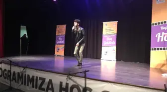 Çekmeköy'de Sinema Akademisi'nin 81 Yaşındaki Oyuncusundan Büyük Performans