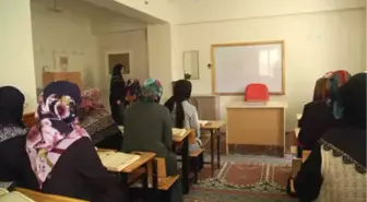 Görmediği Halde Görenlere Kur'an Öğretiyor