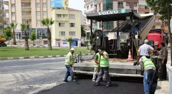 Manisa'da 15 Kilometrelik Sıcak Asfalt Çalışması