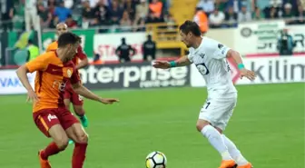 Spor Toto Süper Lig: T. M. Akhisarspor: 0 - Galatasaray: 2 (İlk Yarı)