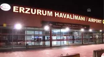 Uçağın Motorundan Kıvılcım Çıkınca Yolcular Tahliye Edildi (2) - Erzurum